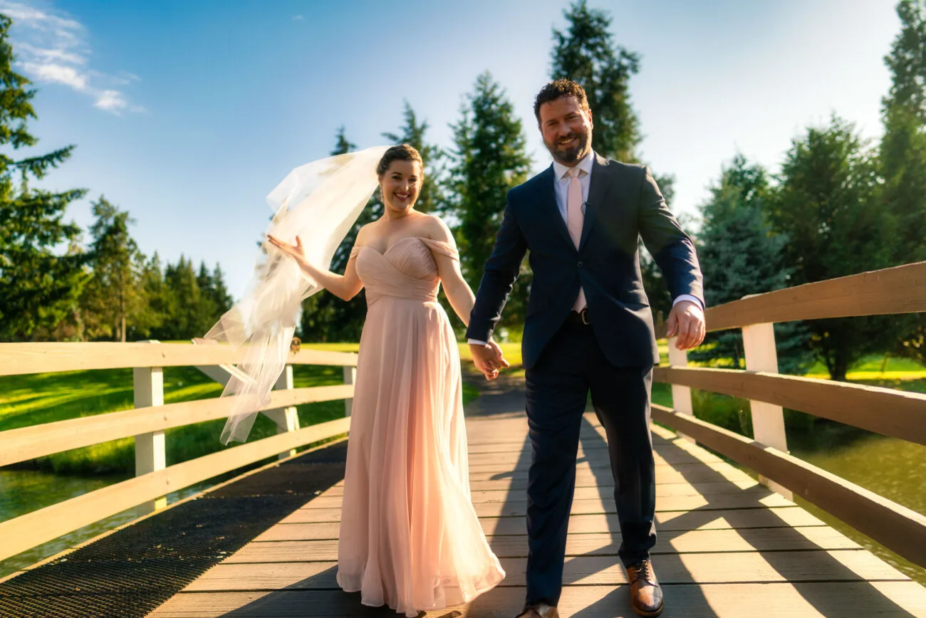 An Oregon wedding portrait in the landscape.